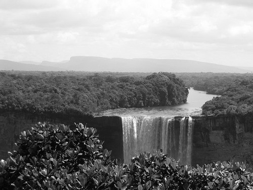 Kaieteur Falls, Black and White Picture Kaieteur Falls, Black and White Picture, Photo: Wswaugh, Wikipedia