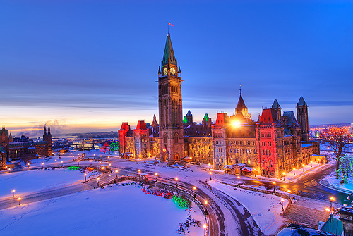 Ottawa - Parliament Building with High Peace Tower, Photo: Joel Bedford, Flickr