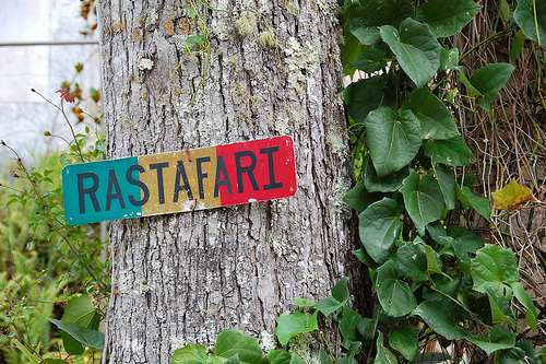 Rastafari Sign at Bob Marley's house, Photo: skibler, Flickr