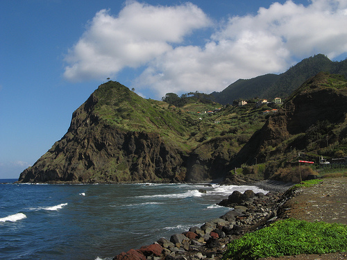 Ilha da Madeira - Hilly Coastline of the Island Ilha da Madeira - Hilly Coastline of the Island, Photo: Muchaxo, Flickr