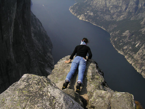Steep Drop Goes Down 1000 Meters from the Edge of Kjerag, Photo: Adam Blicharski, Flickr Steep Drop Goes Down 1000 Meters from the Edge of Kjerag, Photo: Adam Blicharski, Flickr