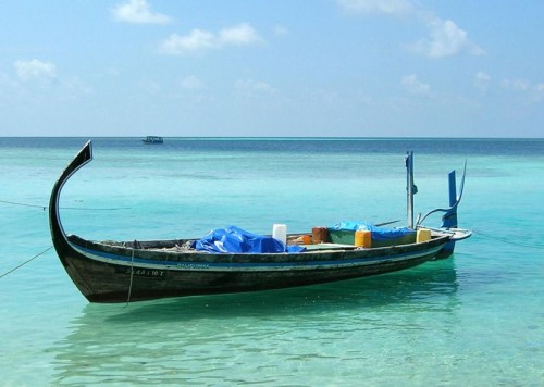 Boat in Shallow Waters Surrounding Maldive Islans, Photo by Gobbler, Wikitravel