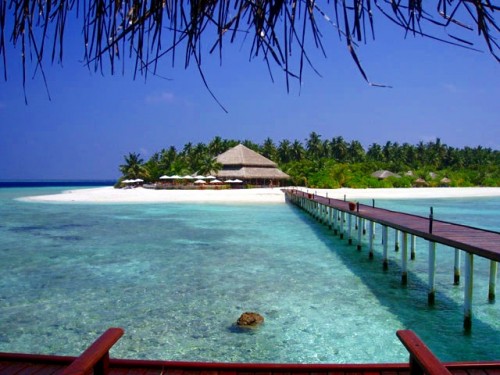 Flat Island with Soft Sandy Beach in the Maldives, Photo by Rachel Dearlove, Wikipedia Flat Island with Soft Sandy Beach in the Maldives, Photo by Rachel Dearlove, Wikipedia