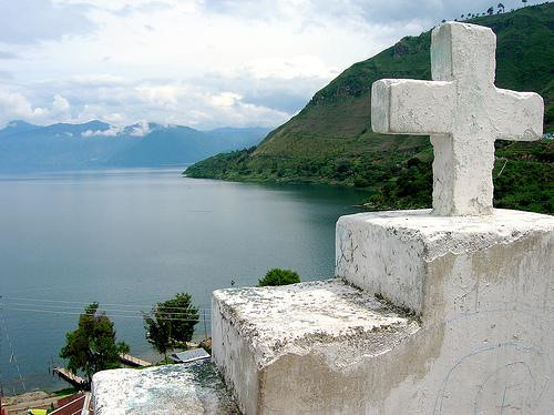 Cross in Santa Catarine Palopo Overlooking Lake Atitlan, Photo: auntjojo, Flickr Cross in Santa Catarine Palopo Overlooking Lake Atitlan, Photo: auntjojo, Flickr