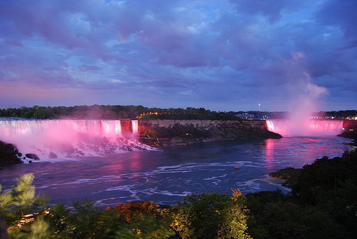 Niagara Falls at Night, Photo: JR, Wikipedia