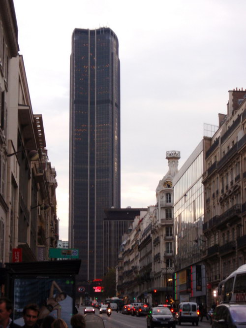 View of Tour Maine-Montparnasse from Rue de Rennes, Photo: El monty, Wikipedia
