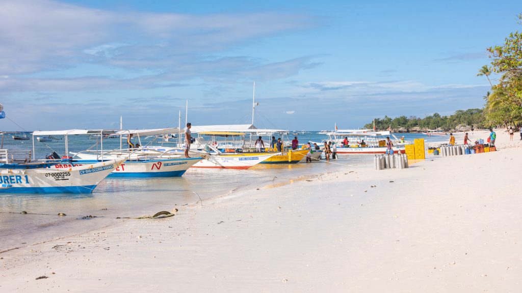 Panglao Beach in Bohol, Bohol Island, Photo by Eduardo Casajús Gorostiaga, Unsplash